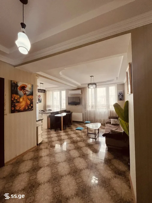 4-комнатная квартира на Агмашенебели, $950