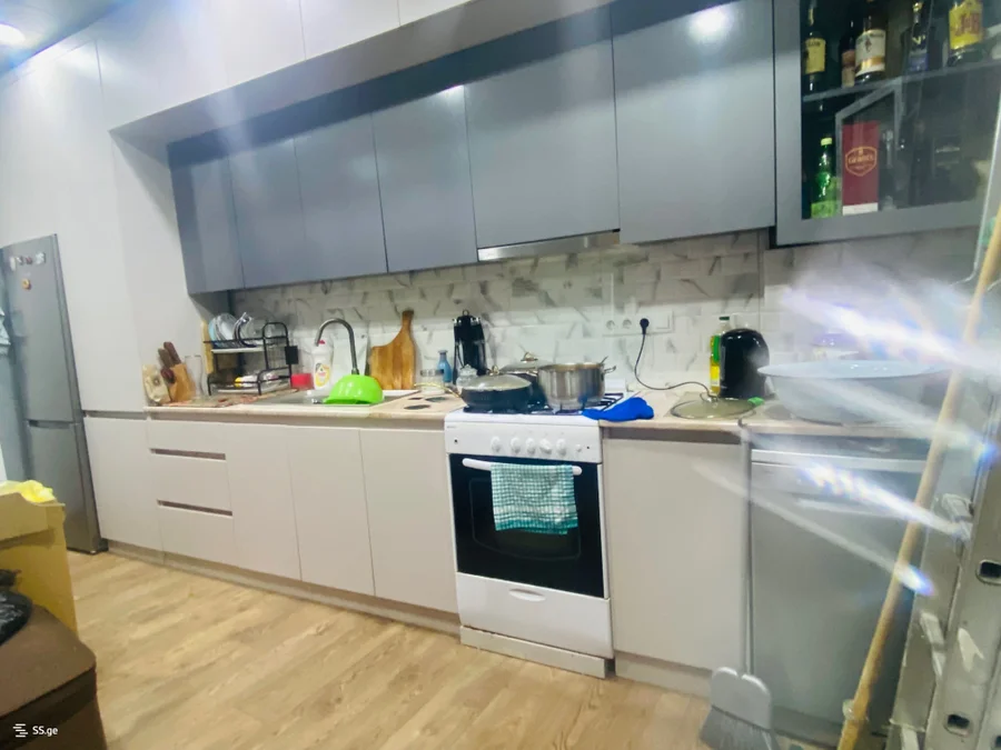 4 room Flat For Sale. Chugureti