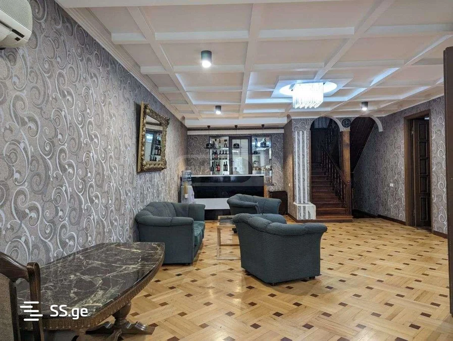8 room Private House For Sale. Ivertubani