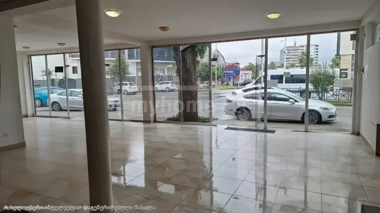 Сдаются в аренду универсальные коммерческие помещения в районе Багратиони