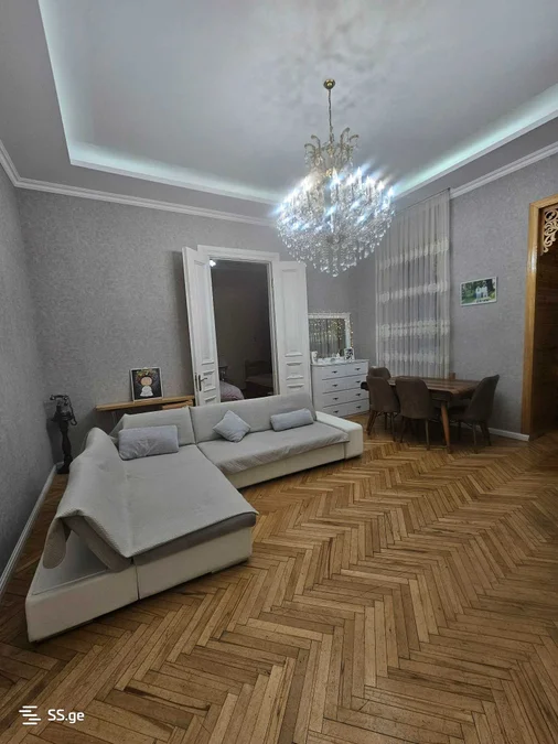6 room Flat For Sale. Chugureti