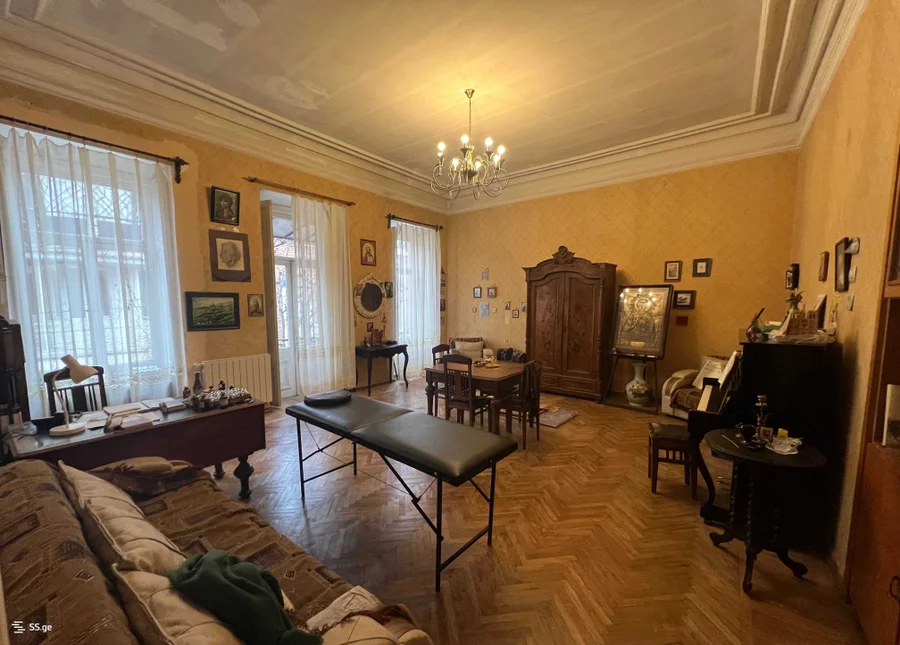 4 room Flat For Sale. Vera