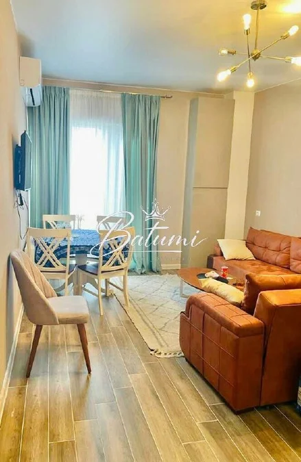 4-комнатная квартира с 3 спальнями, Старый Батуми, $250,000