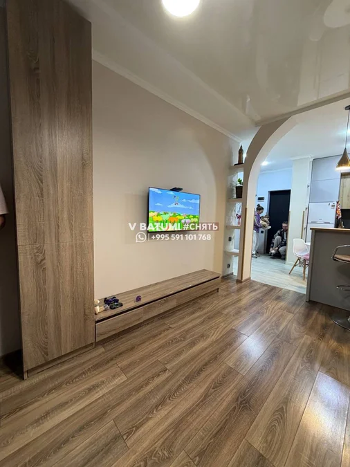 3-комнатная квартира с 2 спальнями, Кобаладзе 15, $800