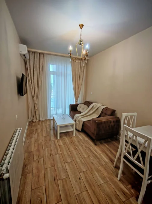 Долгосрочная аренда 3-комнатной квартиры в Khimshiashvili District