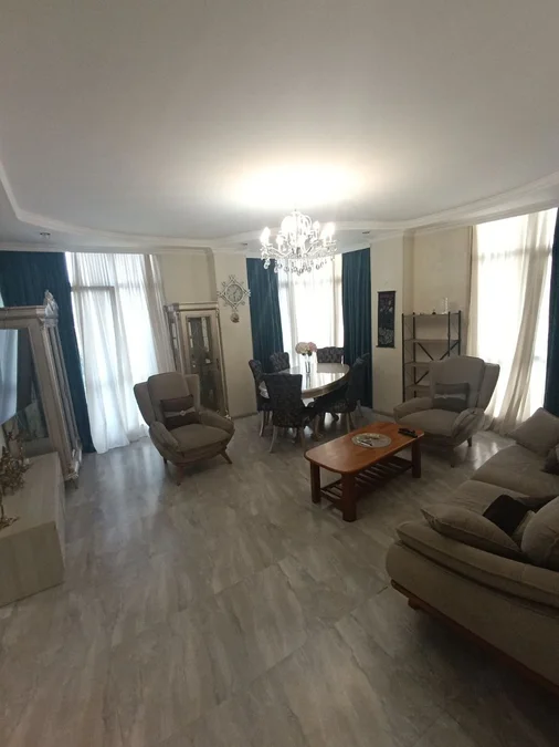 Квартира 3+1 на год $1000