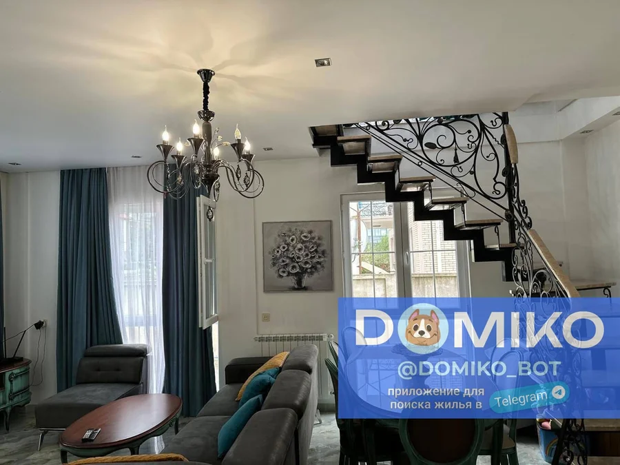 3+1 на улица Евгения Микеладзе 18