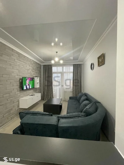 1+1 в центре , $600