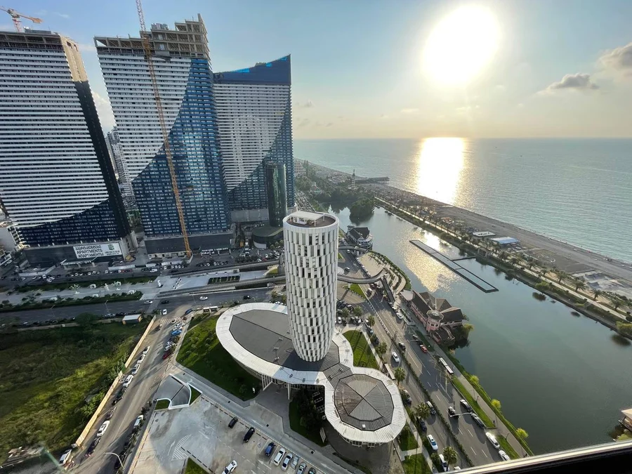 2+1 в Alliance Palace, вид на море