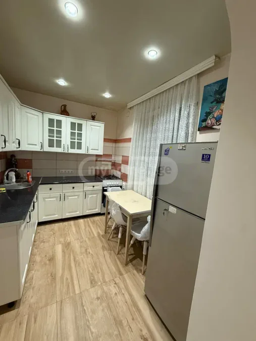4-комнатная квартира, 80 кв.м, $700