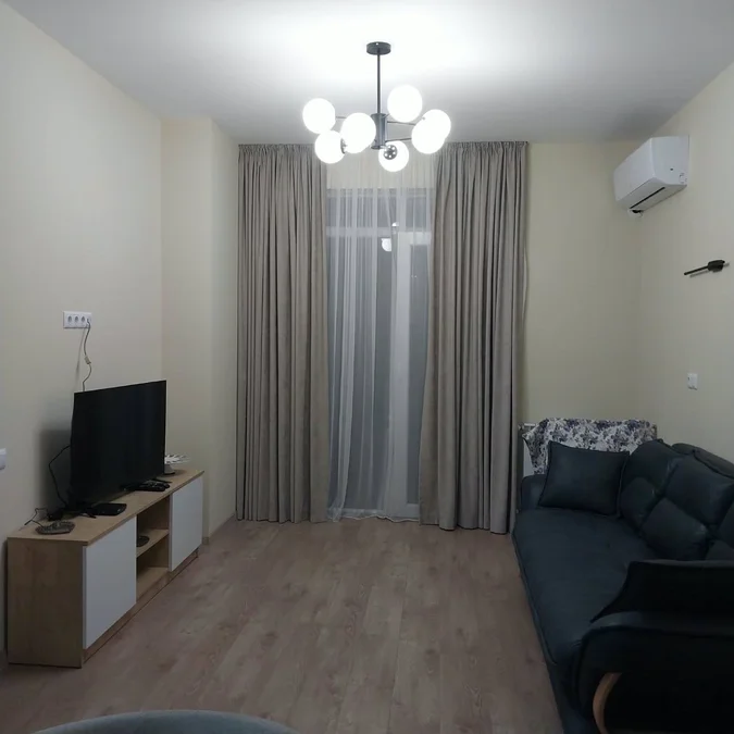2+1 $800