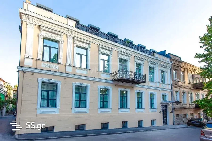 Комната в отеле. Чугурети