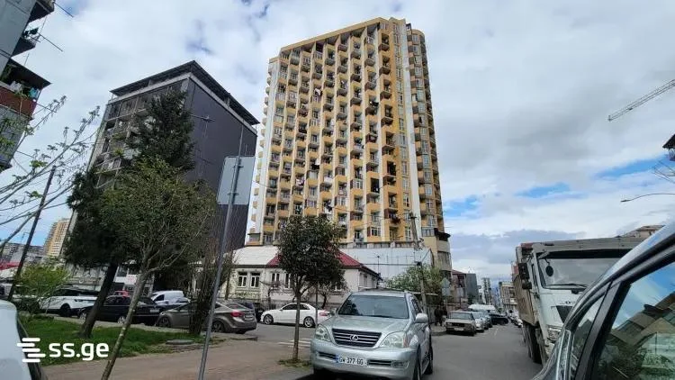 1+1 на Bagrationis Shes. Bagrationi District