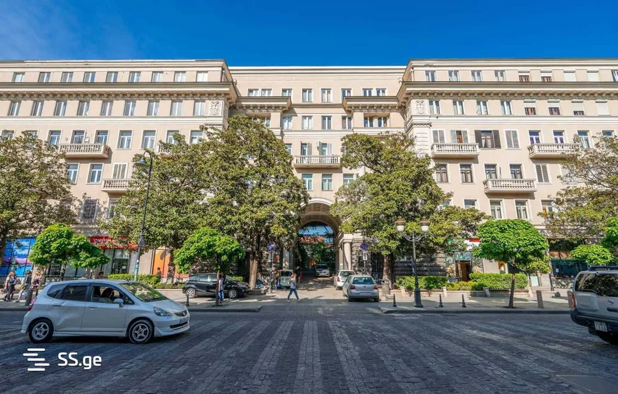 3-комнатная квартира в Тбилиси