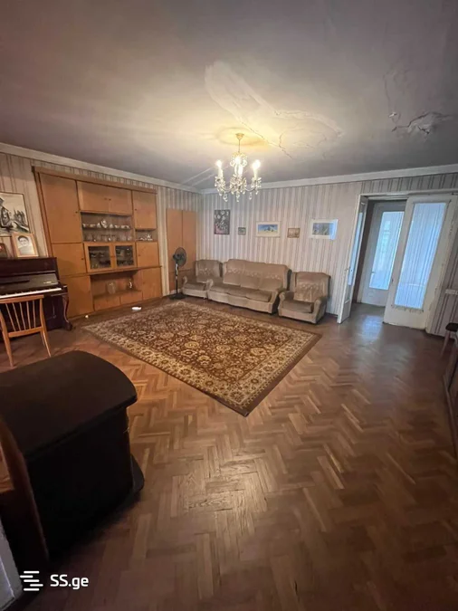 5-комнатная квартира в Тбилиси