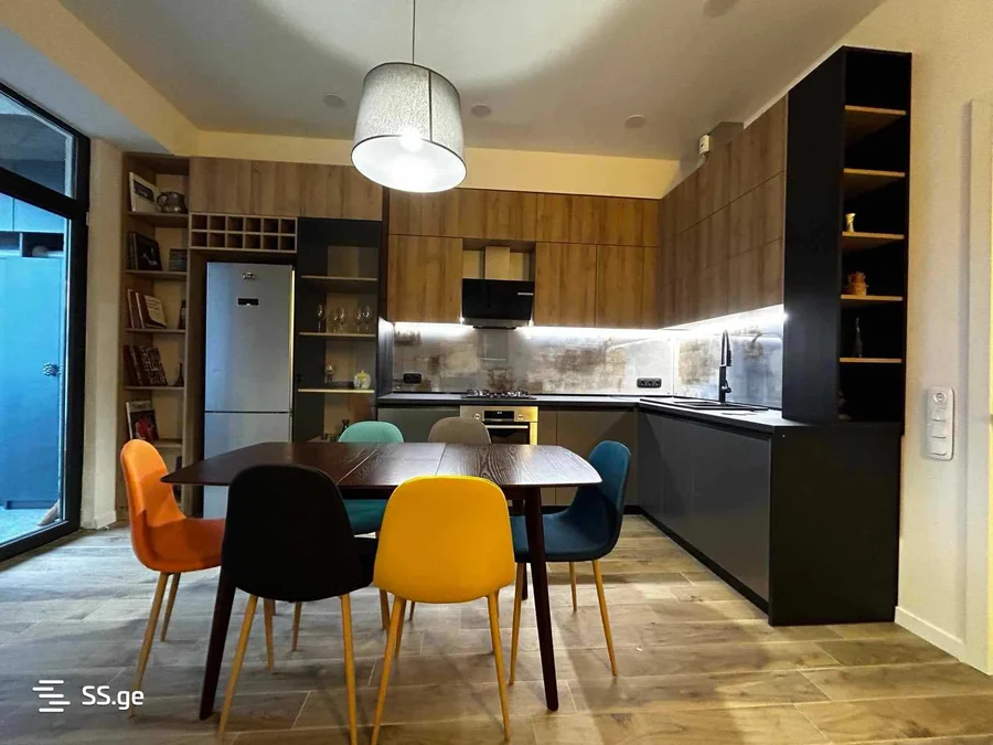 4 room Flat For Rent. Vake