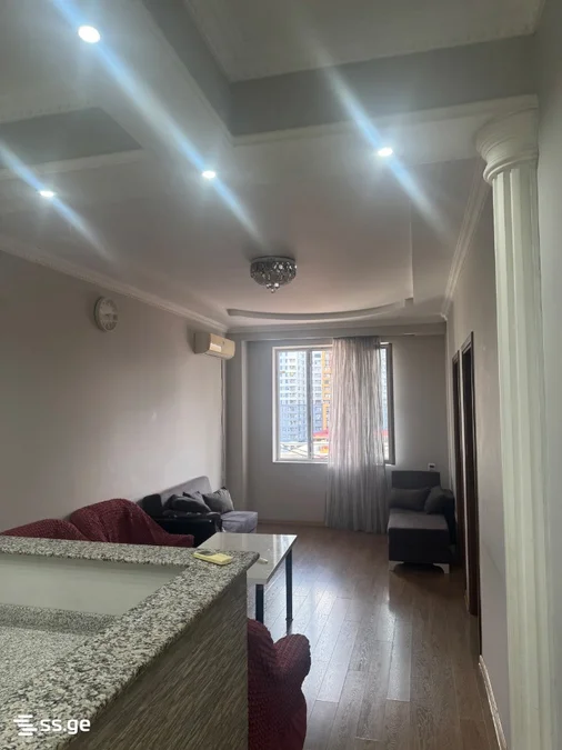 3-комнатная квартира, 80 м², $600