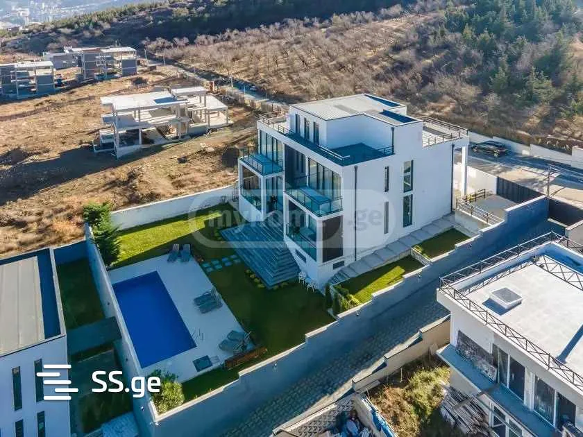 8 room Private House For Rent. Lisi lake