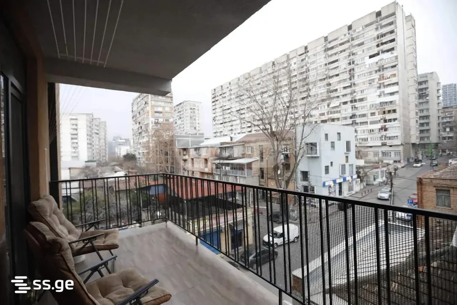 4-комнатная квартира в Тбилиси