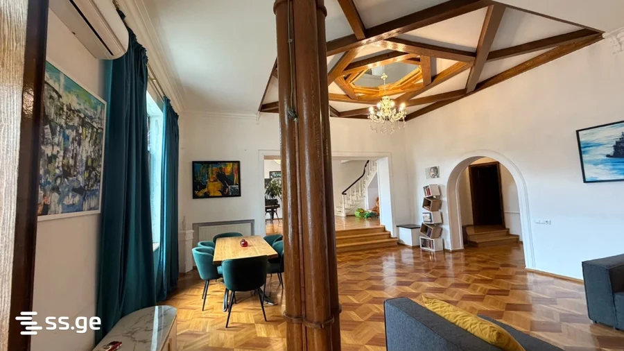 7 room Private House For Sale. Vera