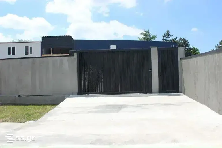 8 room Private House For Sale. Lisi lake