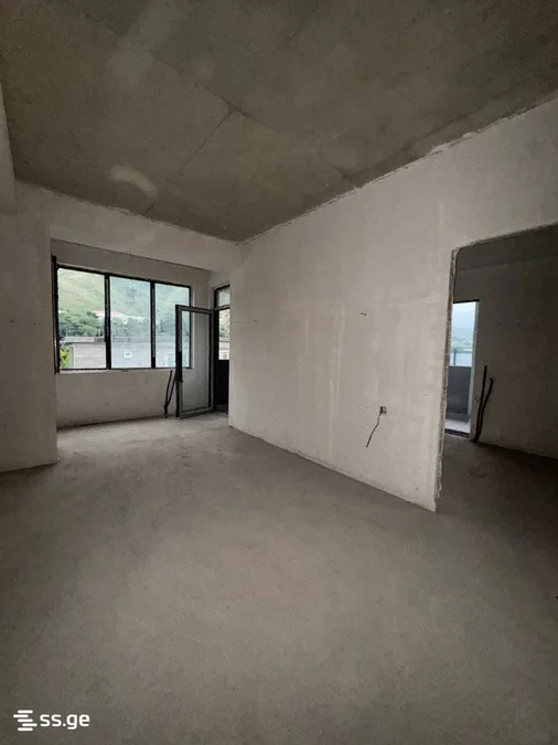 4 room Flat For Sale. Isani