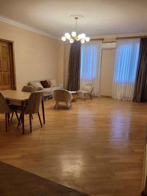 4-комнатная квартира в Тбилиси