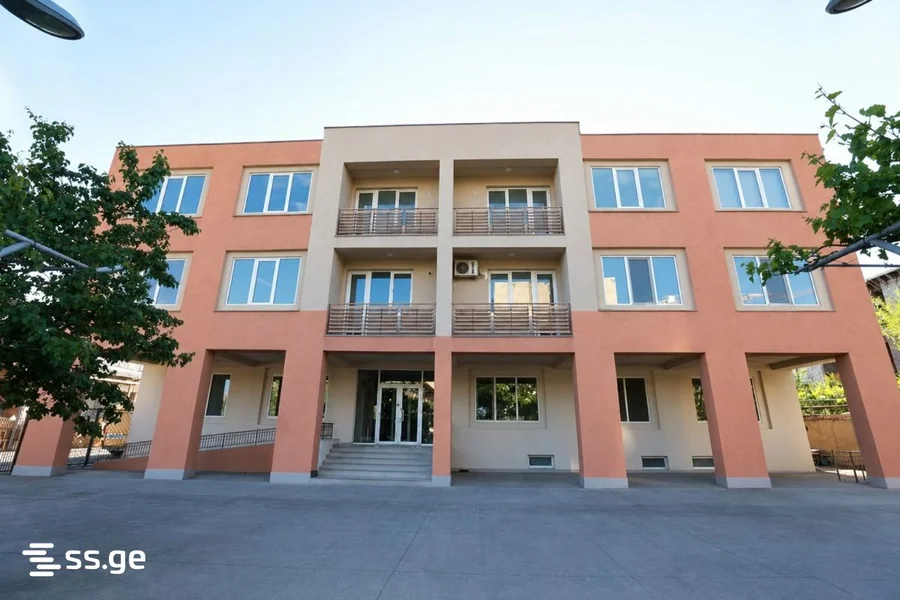 Commercial space For Sale. Digomi