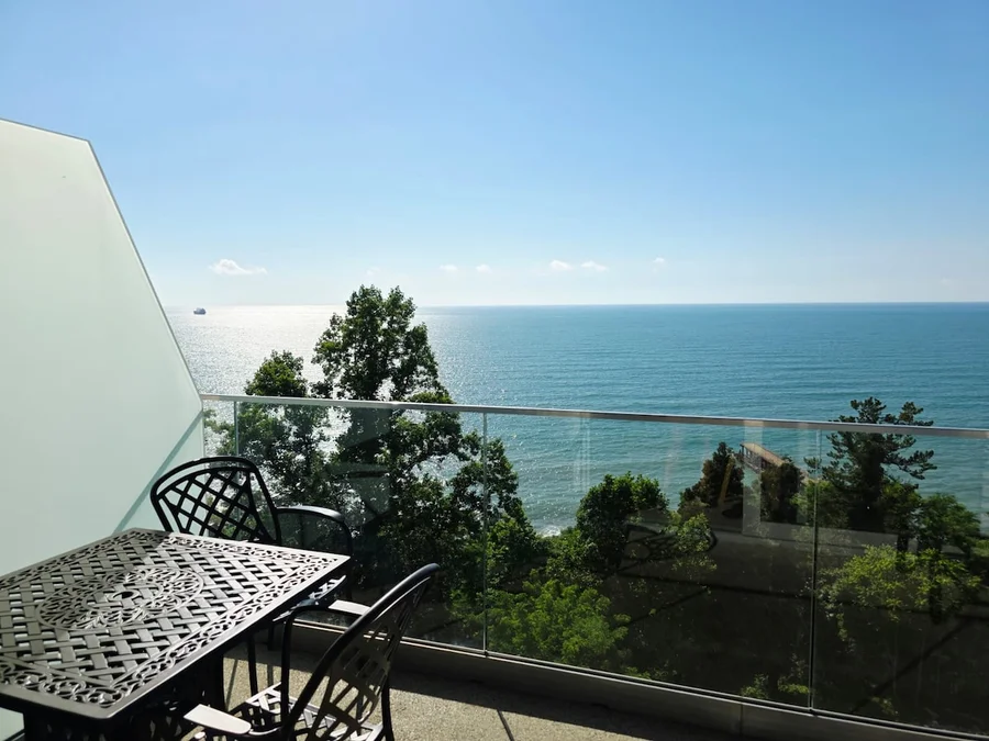 1+1 на Green Cape Botanico Bagi st. 1 მახინჯაური