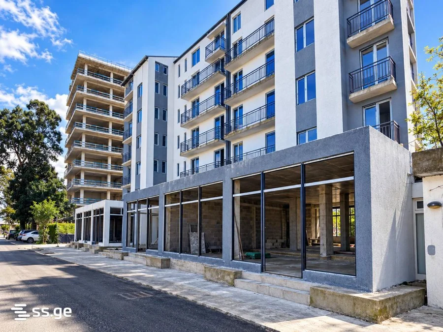 Commercial space For Sale