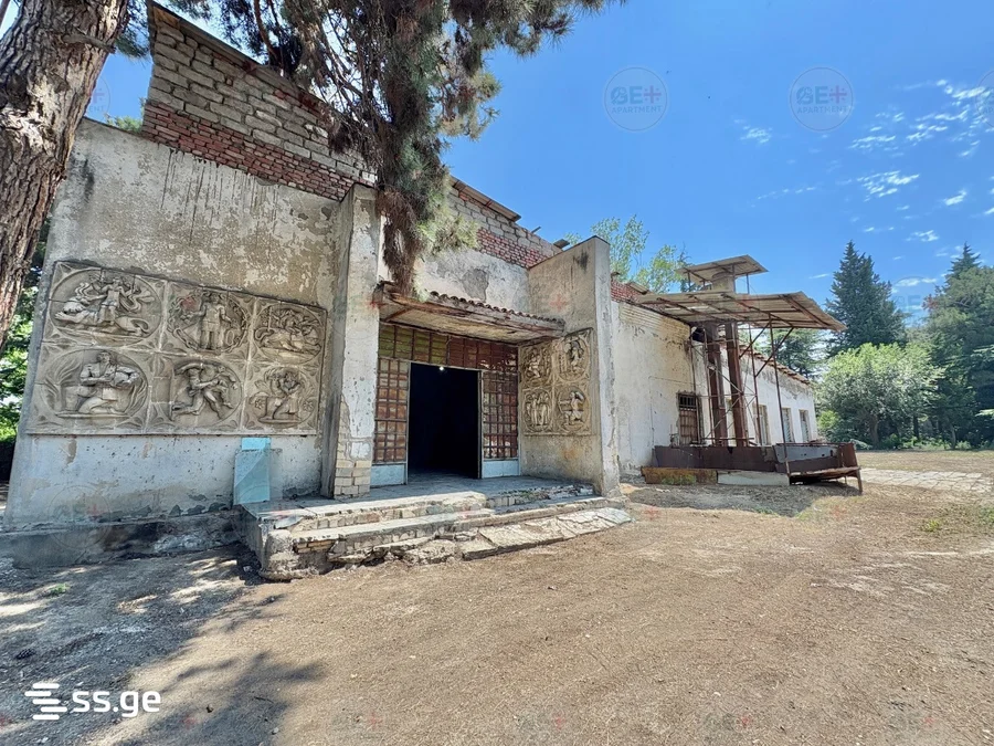 Store-Industrial property For Rent. Ponichala