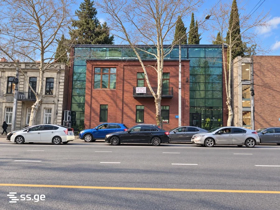 Commercial space For Sale. Chugureti