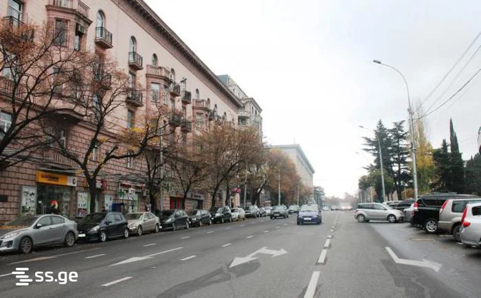 4-комнатная квартира. Продаётся. Вера