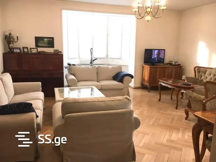 6 room Flat For Sale. Vera