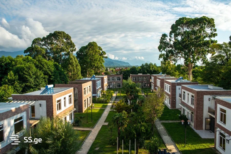 1+1 на Batumi Country Club Airport road 58 Airport District