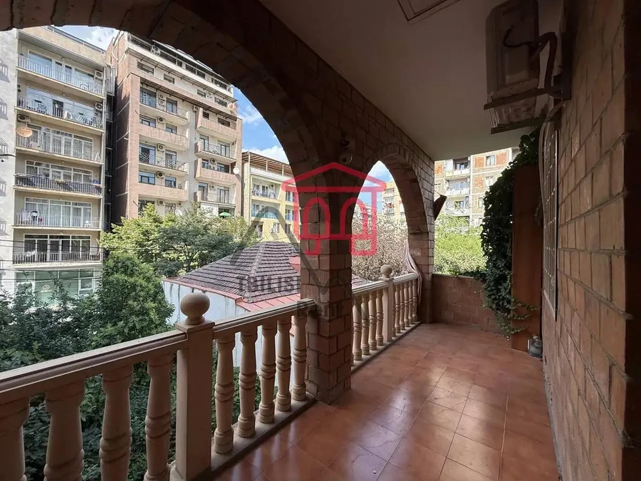 Просторный дом 495 м², Сабуртало, $2700