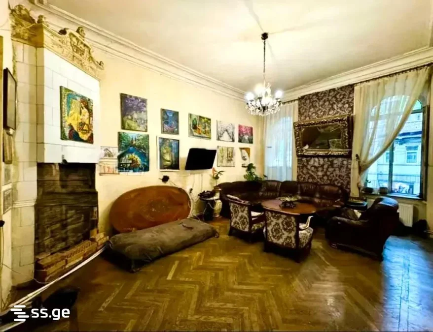 4 room Office For Sale. Vera