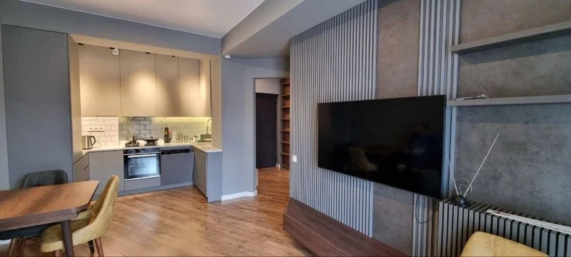 Арчи Исани: 3-комнатная, 100.0 м²