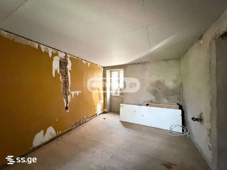 3 room Flat For Sale. Chugureti