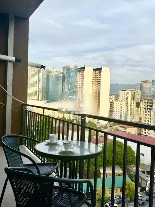 3-комнатная квартира, 65 м², $700