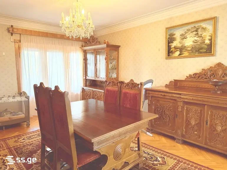 3-комнатная квартира в Тбилиси