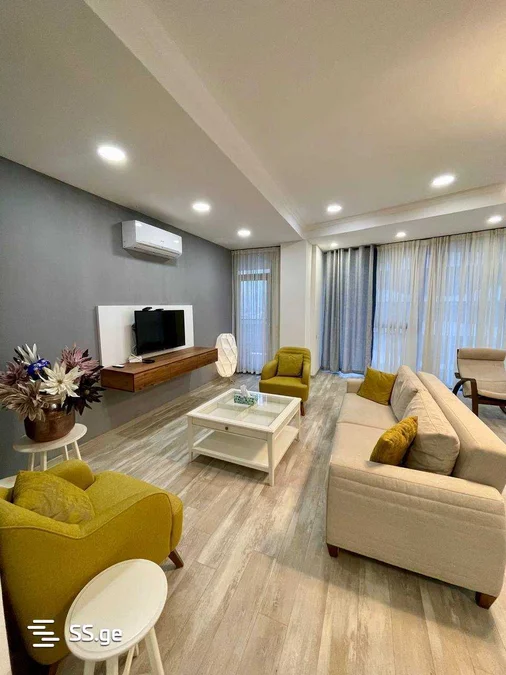 Паркинг на m. aleksidze st. 12 Saburtalo