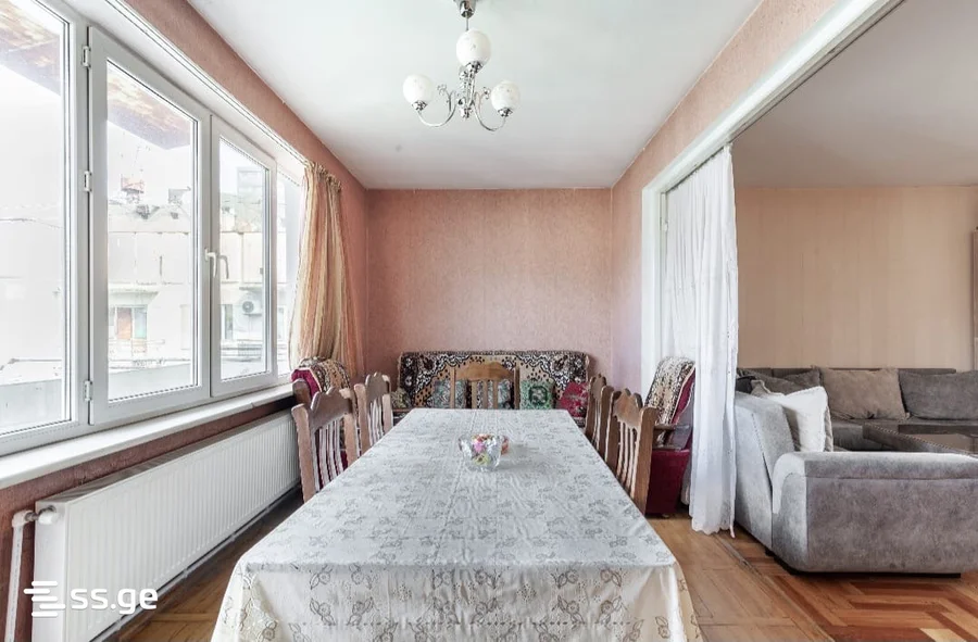 4 room Flat For Sale. Didube