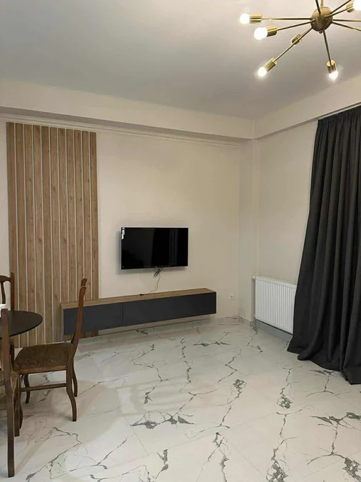 2-комнатная квартира, 52 м², $600