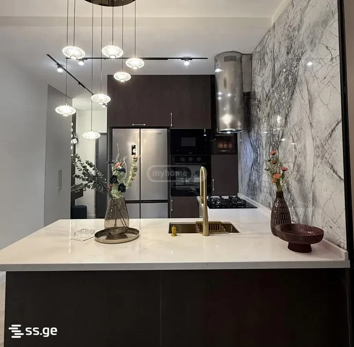 3 комнатная квартира , $1800