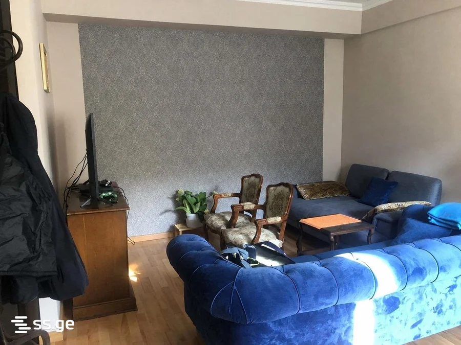 4-комнатная квартира в Тбилиси