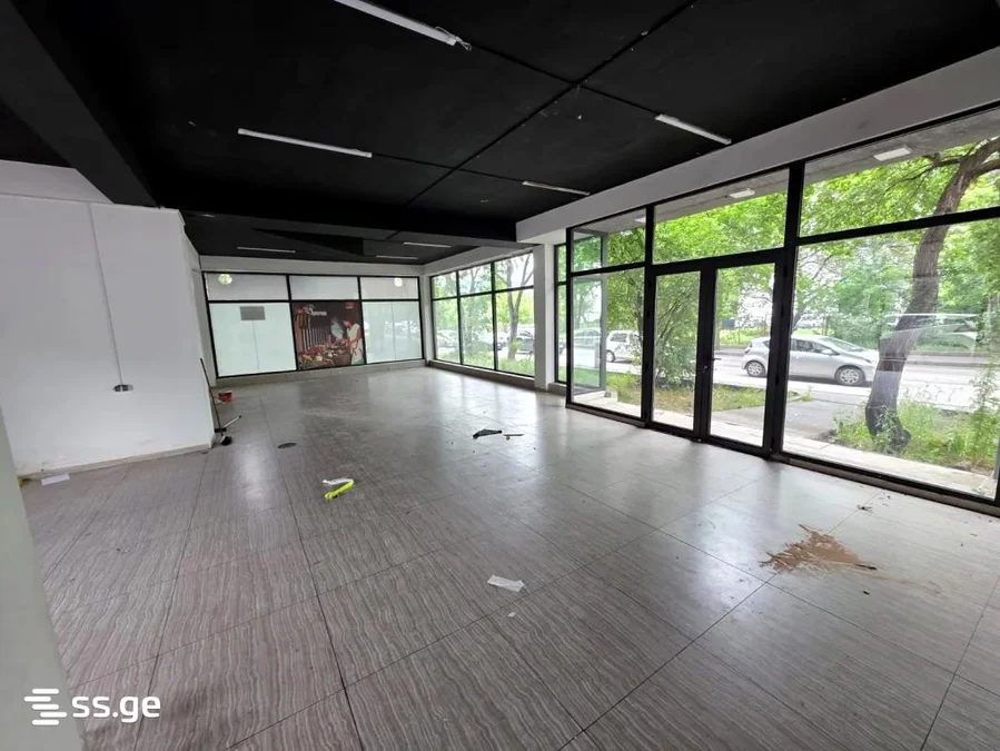 2 room Commercial space For Sale. Digomi