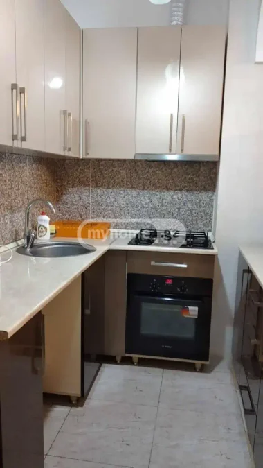 3-комнатная квартира, 65 м², $600
