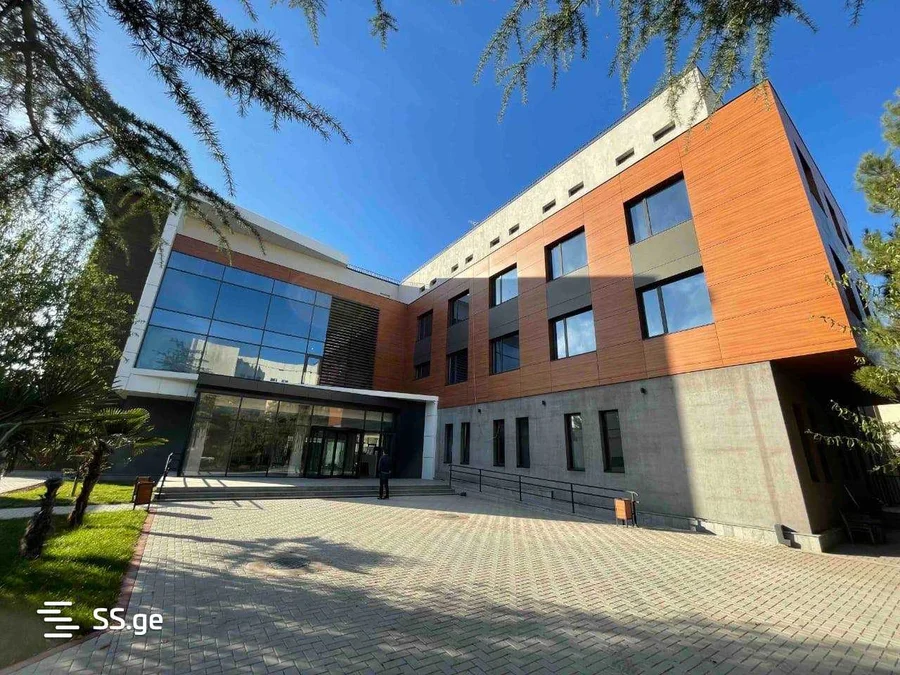 Commercial space For Sale. Digomi