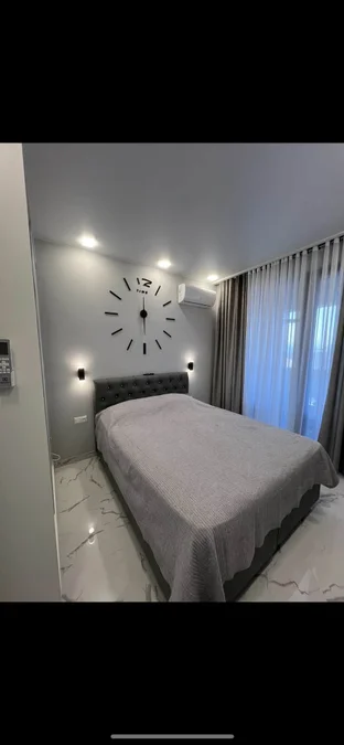 1+1 на год . Первая сдача !!! Центр отопление. Абусеридзе 21 +995 597 967 354 вотсап